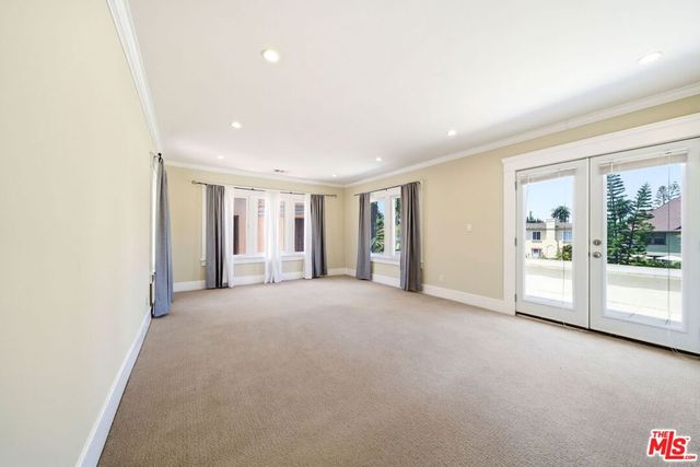 1620 S Victoria Avenue, Los Angeles, CA 90019