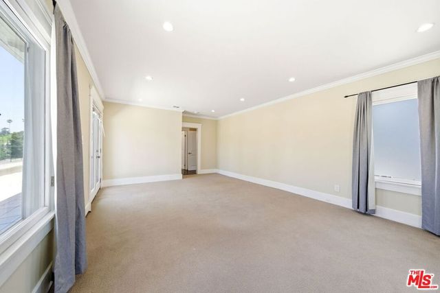 1620 S Victoria Avenue, Los Angeles, CA 90019