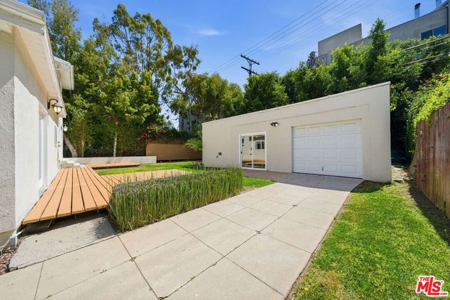 1620 S Victoria Avenue, Los Angeles, CA 90019