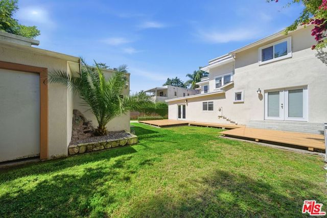 1620 S Victoria Avenue, Los Angeles, CA 90019