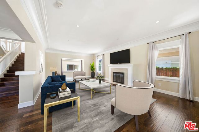 1620 S Victoria Avenue, Los Angeles, CA 90019