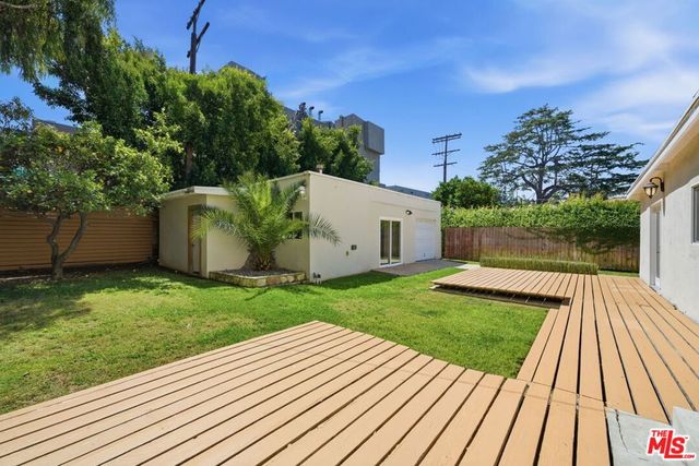 1620 S Victoria Avenue, Los Angeles, CA 90019