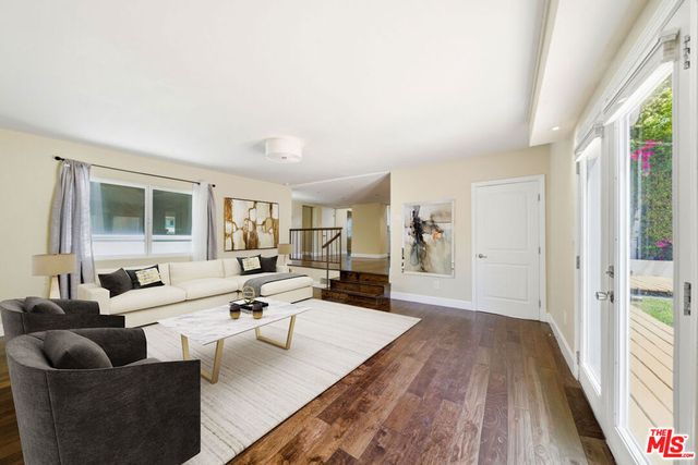 1620 S Victoria Avenue, Los Angeles, CA 90019