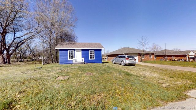 704 N Sherman Avenue, Okmulgee, OK 74447