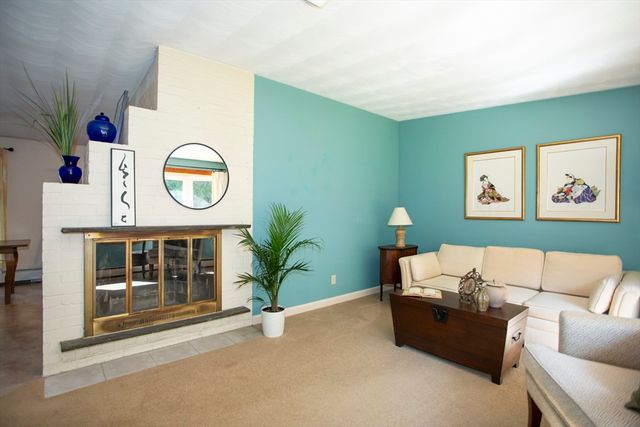 11 Mary Agnes Road, Framingham, MA 01701