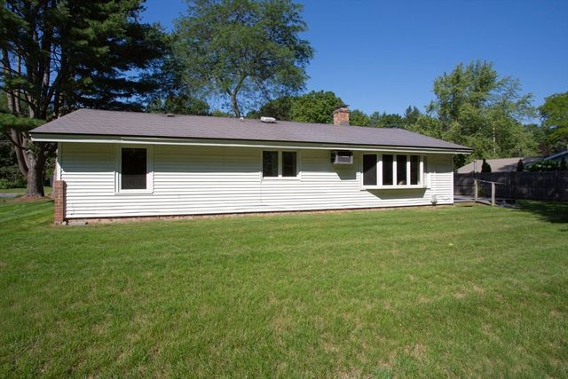 11 Mary Agnes Road, Framingham, MA 01701