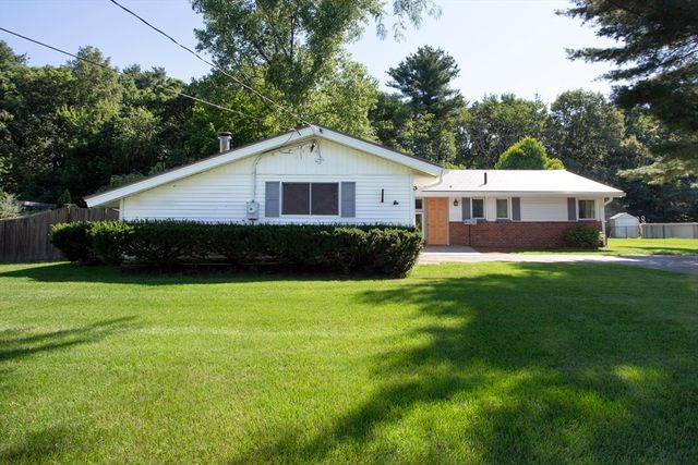 11 Mary Agnes Road, Framingham, MA 01701