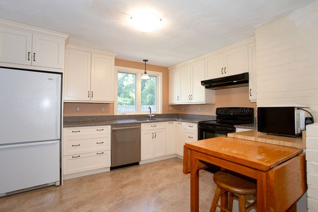 11 Mary Agnes Road, Framingham, MA 01701