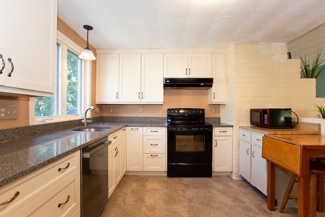 11 Mary Agnes Road, Framingham, MA 01701
