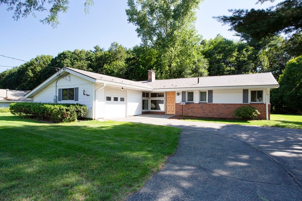 11 Mary Agnes Road, Framingham, MA 01701