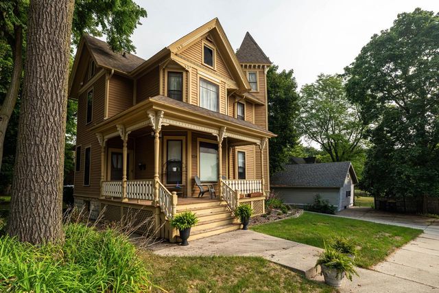 524 Madison STREET, Waukesha, WI 53188