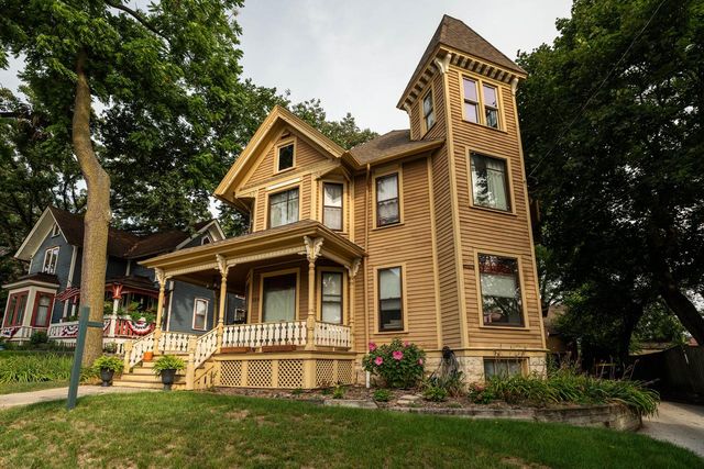 524 Madison STREET, Waukesha, WI 53188