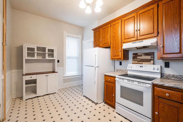 524 Madison STREET, Waukesha, WI 53188