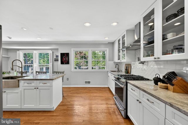 3914 RIVE DR, Alexandria, VA 22309