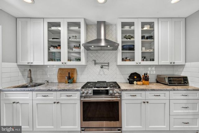 3914 RIVE DR, Alexandria, VA 22309