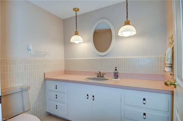 609 Thalia Point RD, Virginia Beach, VA 23452