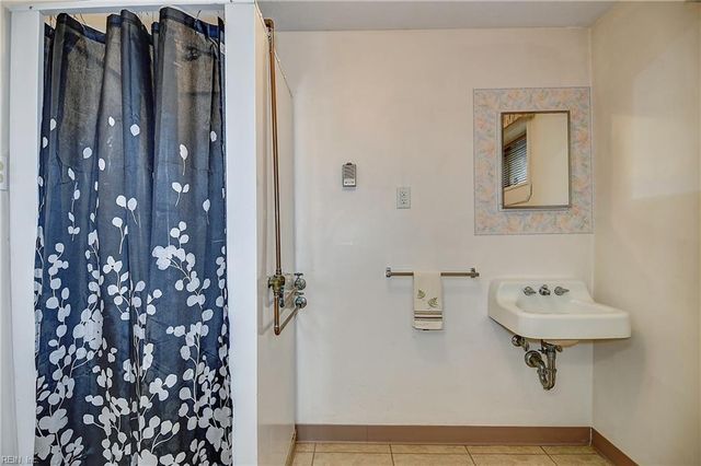 609 Thalia Point RD, Virginia Beach, VA 23452