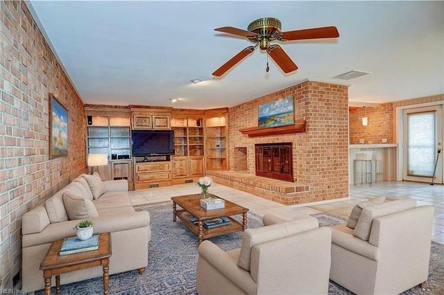 609 Thalia Point RD, Virginia Beach, VA 23452