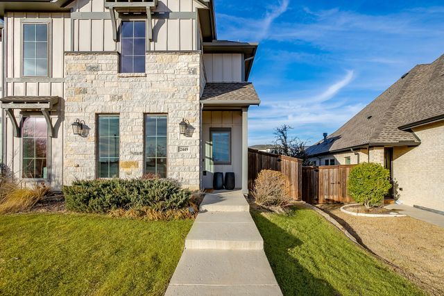 2449 Longspur Drive, Fort Worth, TX 76008