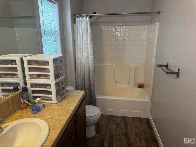 5305 Baja Drive, Bakersfield, CA 93307