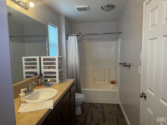 5305 Baja Drive, Bakersfield, CA 93307