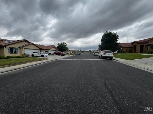 5305 Baja Drive, Bakersfield, CA 93307