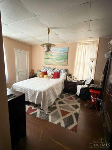 14 Township Avenue, Cincinnati, OH 45216