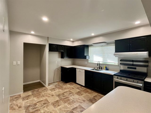19342 Coventry Drive, Riverview, MI 48193
