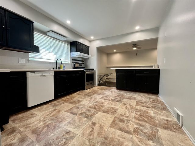 19342 Coventry Drive, Riverview, MI 48193