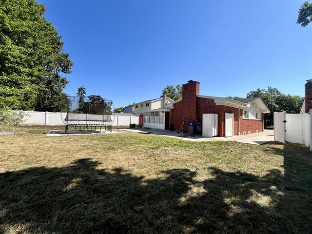 19342 Coventry Drive, Riverview, MI 48193
