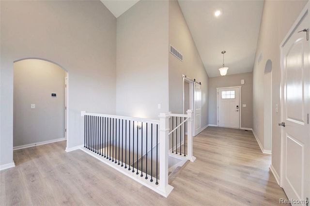 2014 Shale, Howell, MI 48843