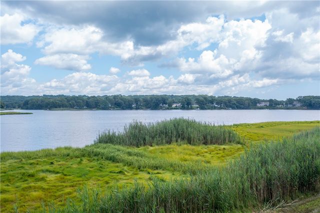 883 River Road, Groton, CT 06355