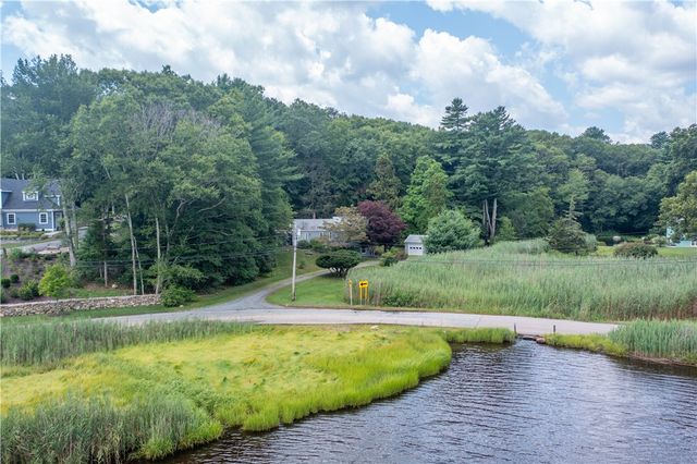 883 River Road, Groton, CT 06355