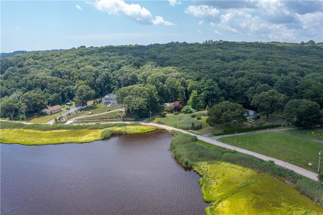 883 River Road, Groton, CT 06355