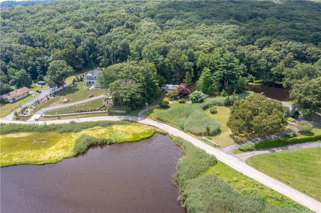 883 River Road, Groton, CT 06355