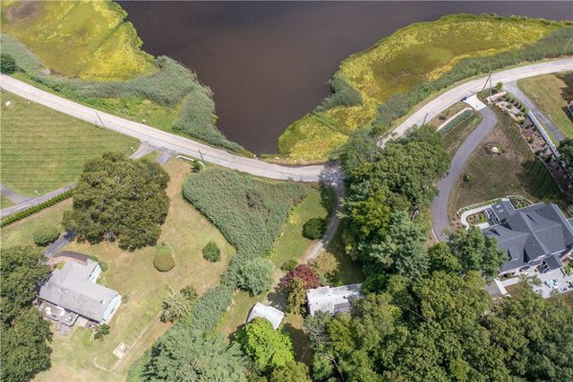 883 River Road, Groton, CT 06355