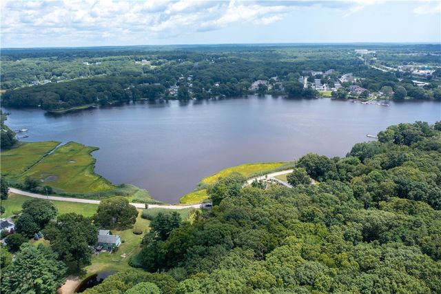 883 River Road, Groton, CT 06355