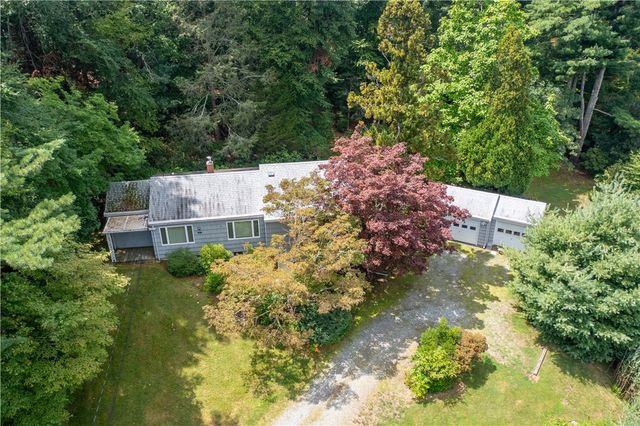 883 River Road, Groton, CT 06355