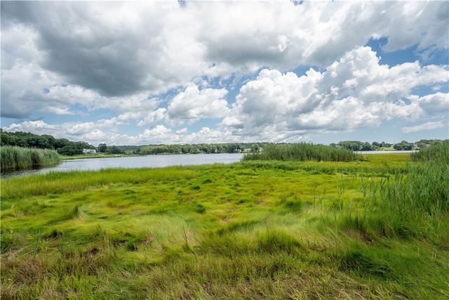 883 River Road, Groton, CT 06355