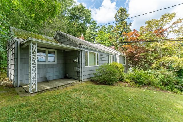 883 River Road, Groton, CT 06355