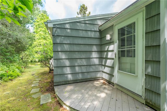 883 River Road, Groton, CT 06355