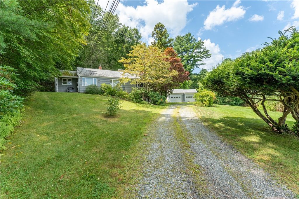 883 River Road, Groton, CT 06355