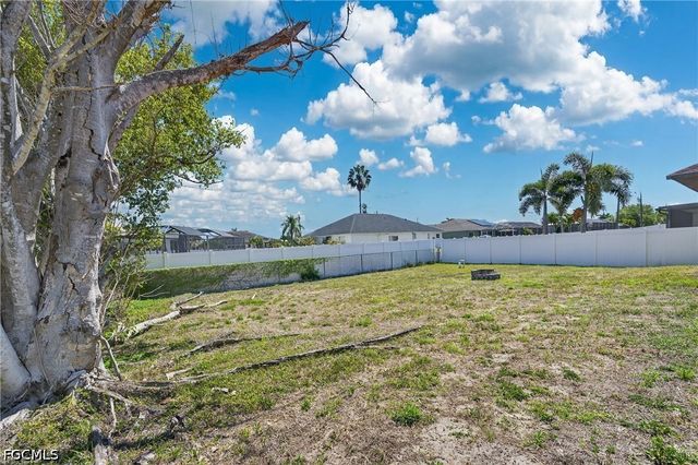 4333 SW 20th PL, Cape Coral, FL 33914