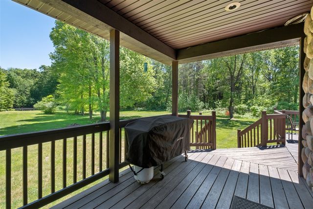 13324 Hickory Road, Fruitport, MI 49415