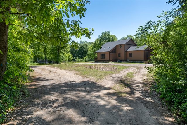 13324 Hickory Road, Fruitport, MI 49415