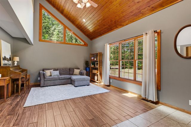 13324 Hickory Road, Fruitport, MI 49415