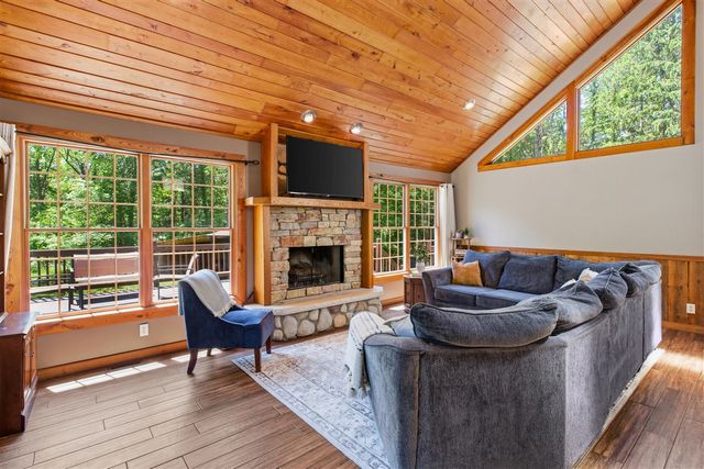 13324 Hickory Road, Fruitport, MI 49415