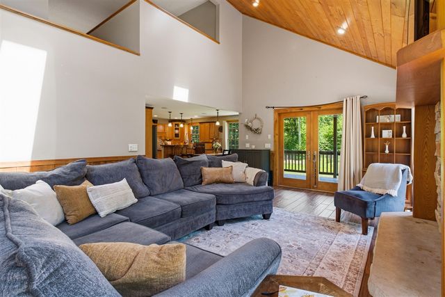 13324 Hickory Road, Fruitport, MI 49415