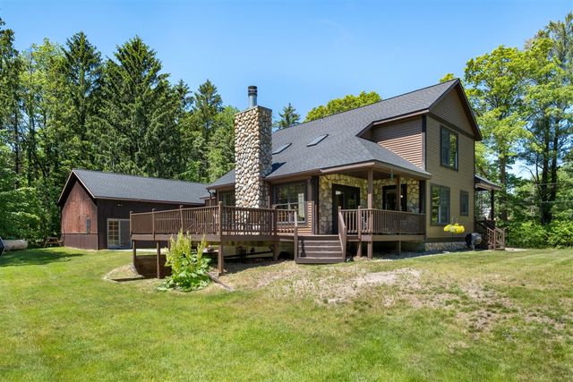 13324 Hickory Road, Fruitport, MI 49415