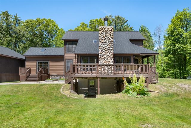 13324 Hickory Road, Fruitport, MI 49415